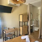 De La Hotel *