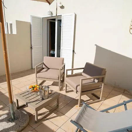 De La Hyeres