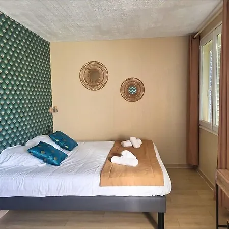 De La Hotel *
